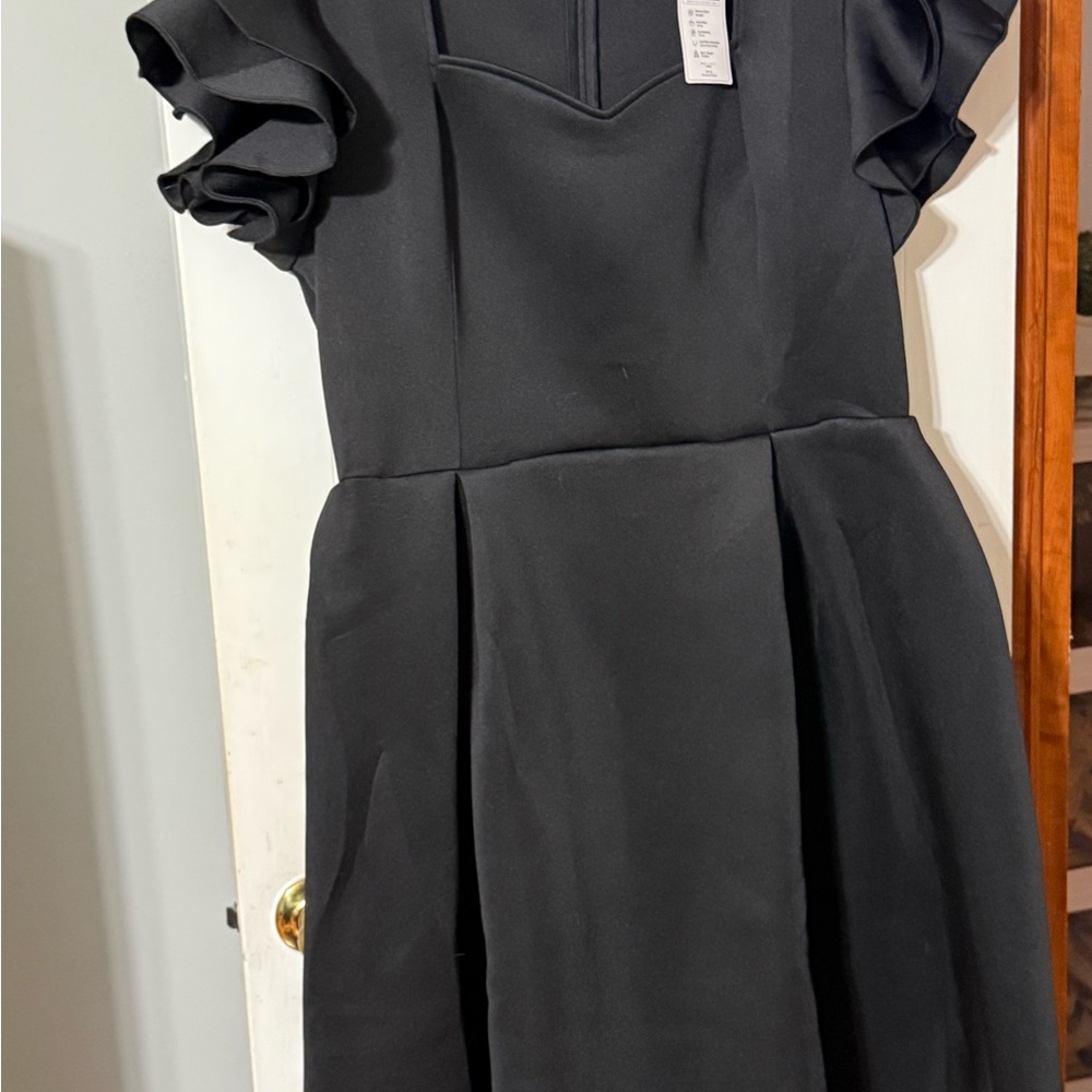 Elegant Black Dress with Ruffled Sleeves